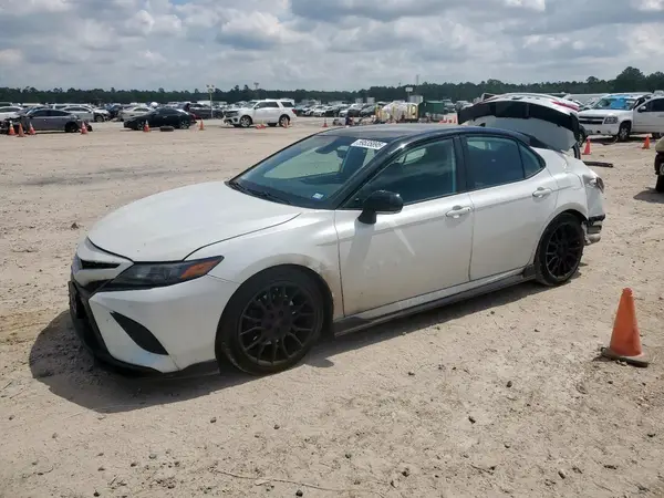 4T1KZ1AK8NU070300 2022 TOYOTA CAMRY - Image 1