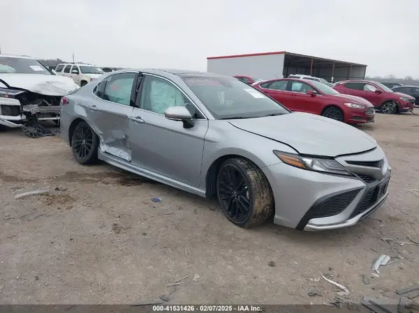 4T1KZ1AK8RU090195 2024 TOYOTA CAMRY - Image 1