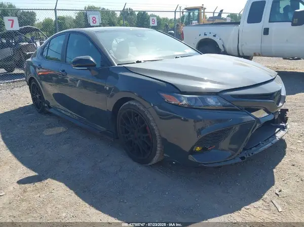 4T1KZ1AK8RU095252 2024 TOYOTA CAMRY - Image 1