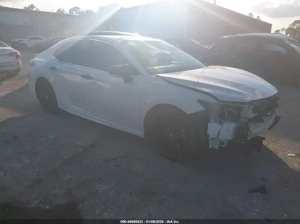 4T1KZ1AK8RU096983 2024 TOYOTA CAMRY - Image 1