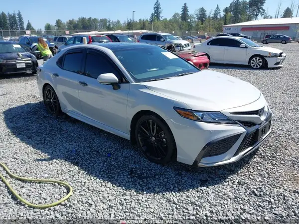 4T1KZ1AK8RU101521 2024 TOYOTA CAMRY - Image 1