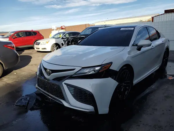 4T1KZ1AK8RU103446 2024 TOYOTA CAMRY - Image 1