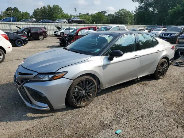 4T1KZ1AK8RU103754 2024 TOYOTA CAMRY - Image 1