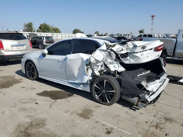 4T1KZ1AK9LU034449 2020 TOYOTA CAMRY - Image 2
