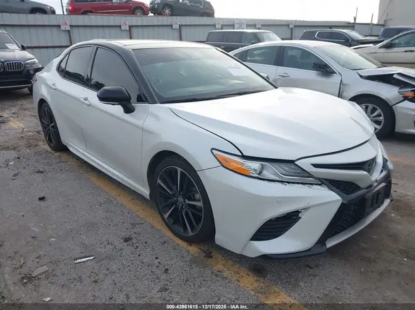 4T1KZ1AK9LU044186 2020 TOYOTA CAMRY - Image 1