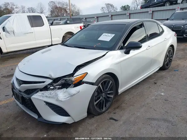 4T1KZ1AK9LU044186 2020 TOYOTA CAMRY - Image 2