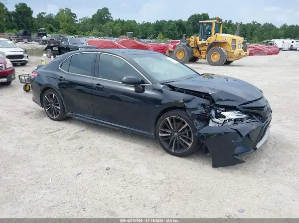 4T1KZ1AK9LU047248 2020 TOYOTA CAMRY - Image 1