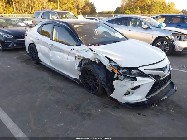 4T1KZ1AK9MU050524 2021 TOYOTA CAMRY - Image 1