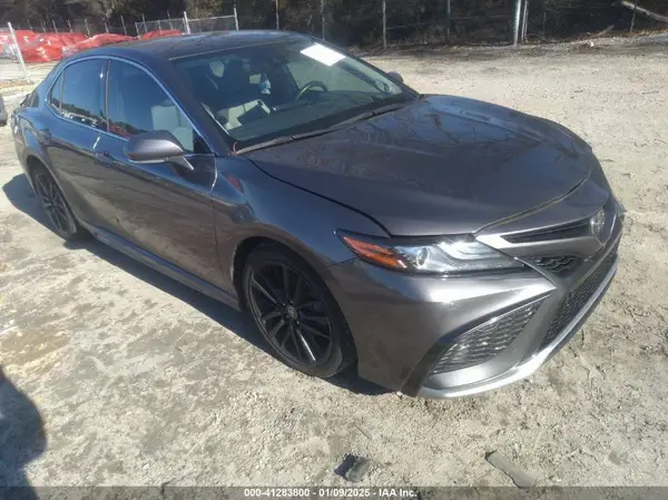 4T1KZ1AK9NU060715 2022 TOYOTA CAMRY - Image 1