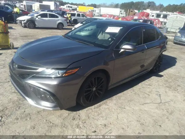 4T1KZ1AK9NU060715 2022 TOYOTA CAMRY - Image 2