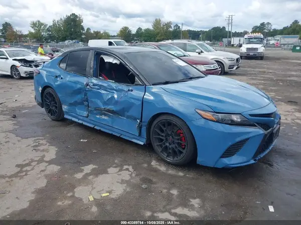 4T1KZ1AK9NU062562 2022 TOYOTA CAMRY - Image 1