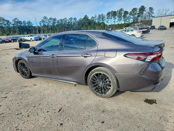 4T1KZ1AK9NU062934 2022 TOYOTA CAMRY - Image 2