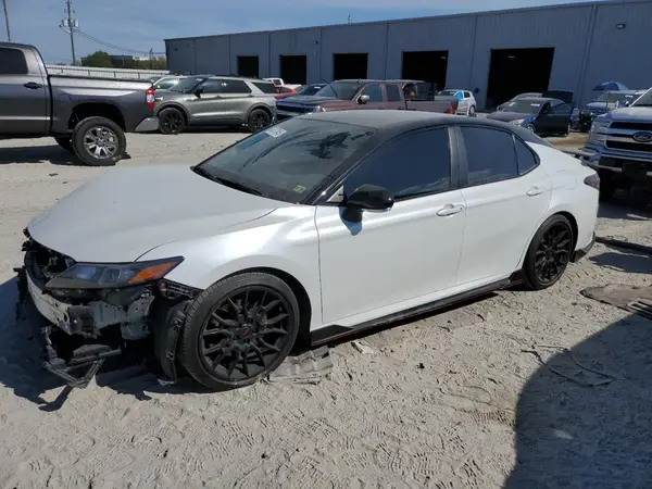 4T1KZ1AK9NU068412 2022 TOYOTA CAMRY - Image 1