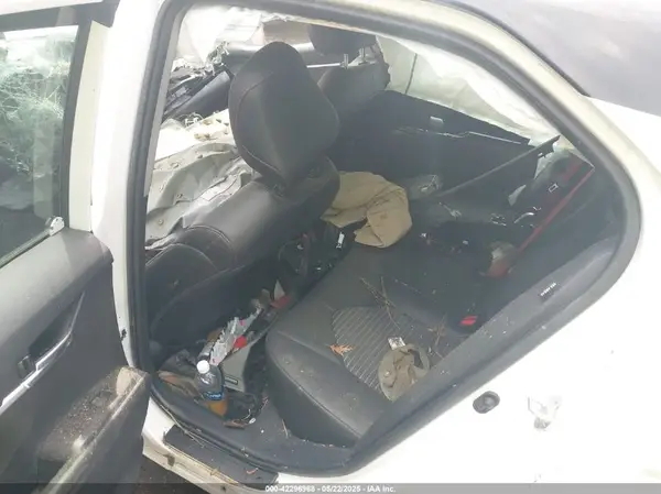 4T1KZ1AK9NU068801 2022 TOYOTA CAMRY - Image 8