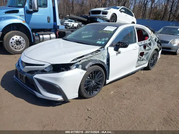 4T1KZ1AK9NU071181 2022 TOYOTA CAMRY - Image 2