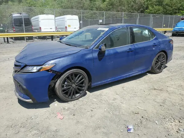 4T1KZ1AK9RU096068 2024 TOYOTA CAMRY - Image 1