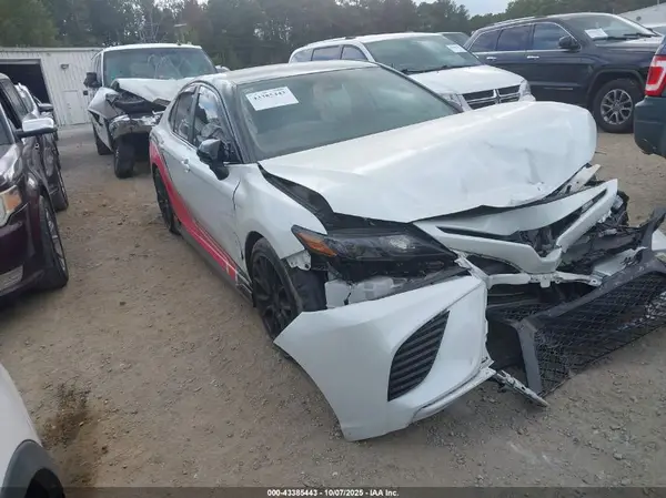 4T1KZ1AK9RU100104 2024 TOYOTA CAMRY - Image 1
