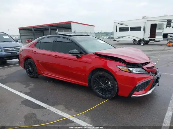 4T1KZ1AK9RU101592 2024 TOYOTA CAMRY - Image 1