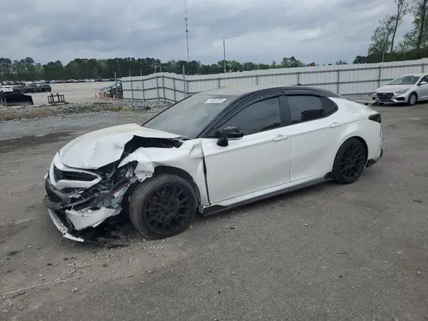 4T1KZ1AK9RU102774 2024 TOYOTA CAMRY - Image 1