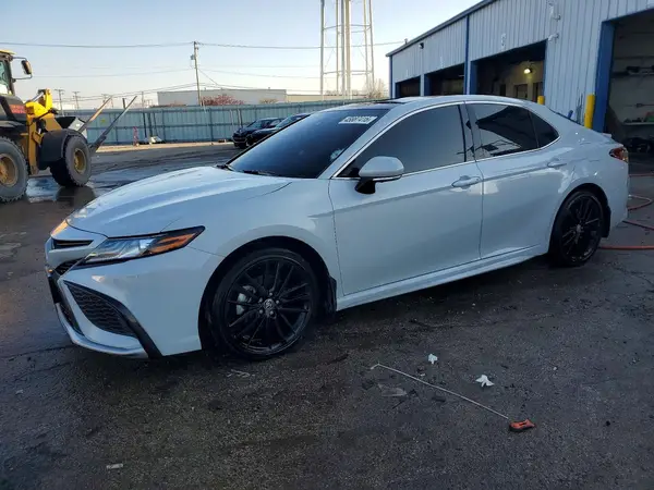4T1KZ1AK9RU103164 2024 TOYOTA CAMRY - Image 1