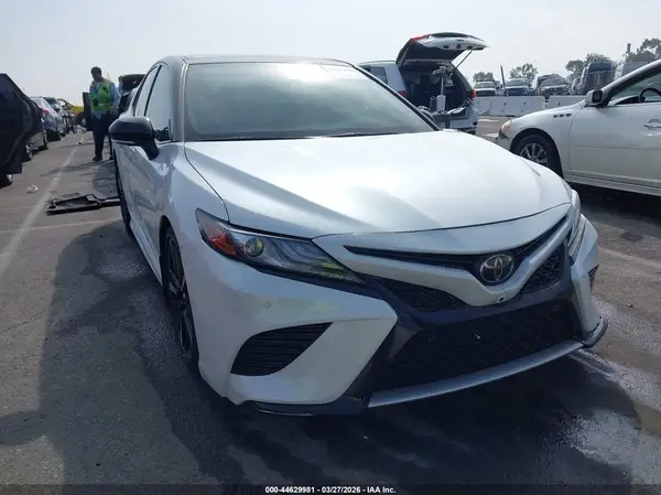 4T1KZ1AKXLU033326 2020 TOYOTA CAMRY - Image 1