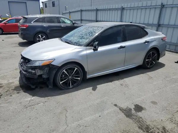 4T1KZ1AKXLU043144 2020 TOYOTA CAMRY - Image 1