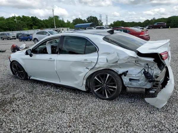 4T1KZ1AKXLU044603 2020 TOYOTA CAMRY - Image 2