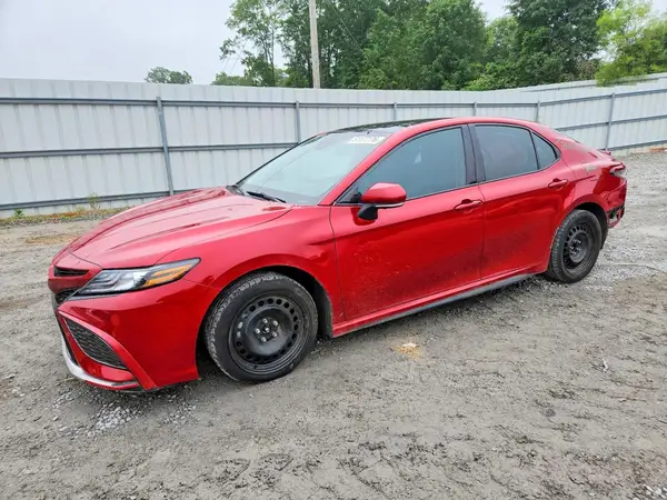 4T1KZ1AKXMU051326 2021 TOYOTA CAMRY - Image 1