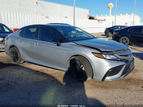 4T1KZ1AKXMU054825 2021 TOYOTA CAMRY - Image 1