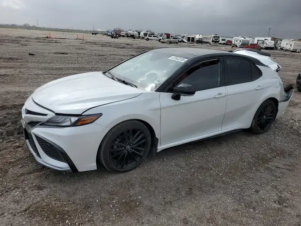 4T1KZ1AKXMU056395 2021 TOYOTA CAMRY - Image 1