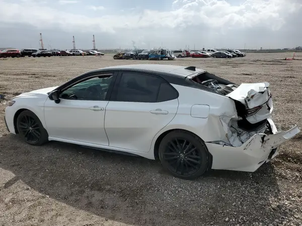 4T1KZ1AKXMU056395 2021 TOYOTA CAMRY - Image 2