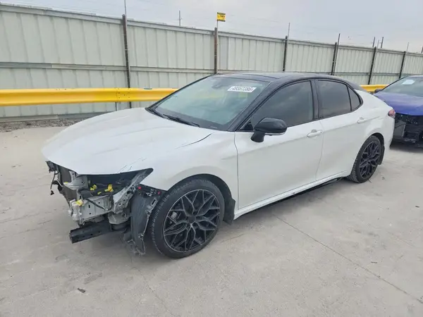 4T1KZ1AKXNU060528 2022 TOYOTA CAMRY - Image 1
