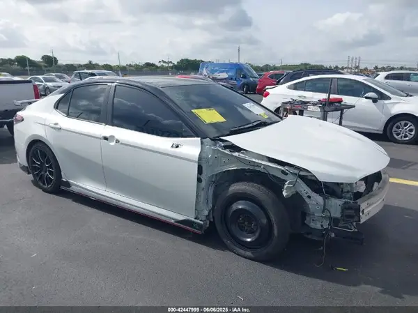 4T1KZ1AKXNU062540 2022 TOYOTA CAMRY - Image 1
