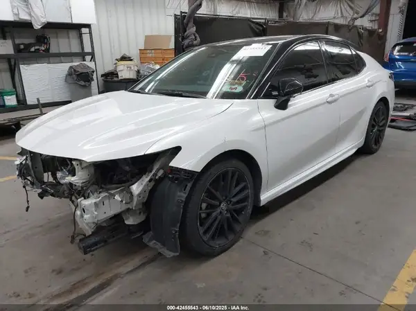 4T1KZ1AKXNU065261 2022 TOYOTA CAMRY - Image 2