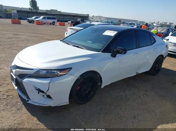 4T1KZ1AKXNU067012 2022 TOYOTA CAMRY - Image 2