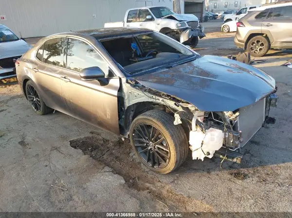 4T1KZ1AKXNU067530 2022 TOYOTA CAMRY - Image 1