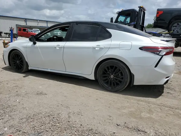 4T1KZ1AKXNU071562 2022 TOYOTA CAMRY - Image 2