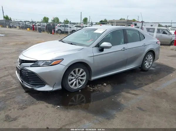 4T1L11AK3LU501764 2020 TOYOTA CAMRY - Image 2