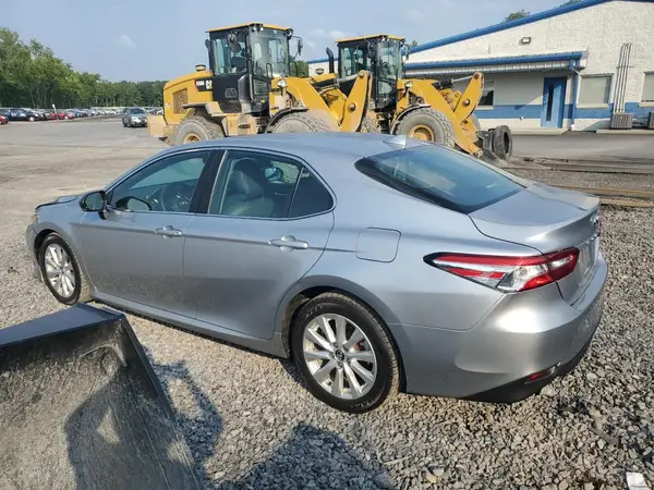 4T1L11AK3LU943749 2020 TOYOTA CAMRY - Image 2