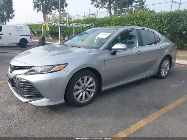 4T1L11AK3LU985547 2020 TOYOTA CAMRY - Image 2