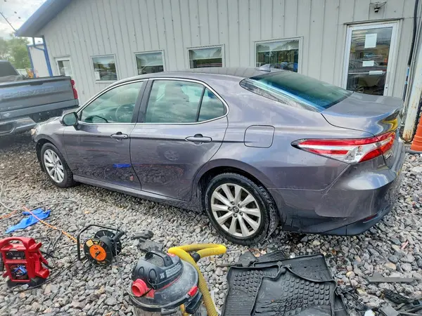 4T1L11AK7LU910267 2020 TOYOTA CAMRY - Image 2