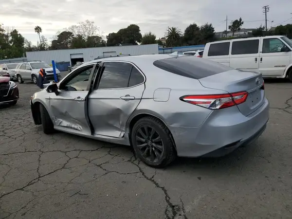4T1L11AK8LU908916 2020 TOYOTA CAMRY - Image 2