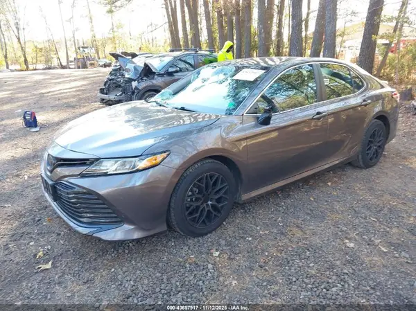 4T1L11AK8LU934884 2020 TOYOTA CAMRY - Image 2