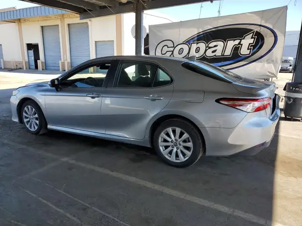 4T1L11AK8LU987827 2020 TOYOTA CAMRY - Image 2