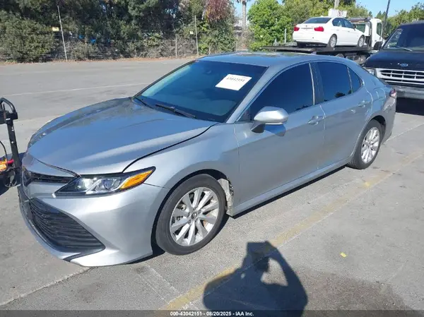 4T1L11AK9LU338456 2020 TOYOTA CAMRY - Image 2