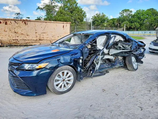 4T1L11AKXLU906925 2020 TOYOTA CAMRY - Image 1