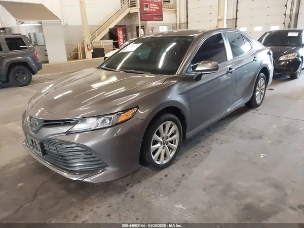 4T1L11BK1LU010933 2020 TOYOTA CAMRY - Image 2