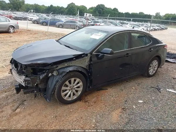 4T1L11BK6LU002083 2020 TOYOTA CAMRY - Image 2