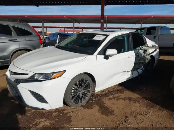 4T1M11AK3LU912621 2020 TOYOTA CAMRY - Image 2