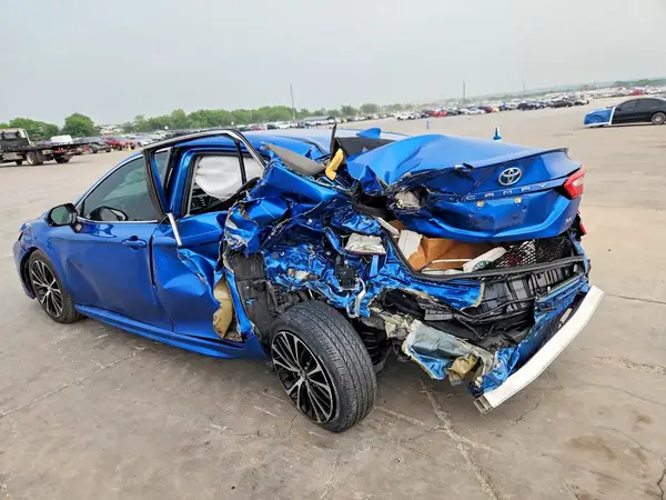 4T1M11AK4LU318877 2020 TOYOTA CAMRY - Image 2